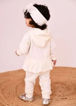 Bailey Baby Headband Snowdrop 8 Bailey Baby Headband Snowdrop -Angels Face Negozio Bailey Baby Headband Snowdrop Lifestyle