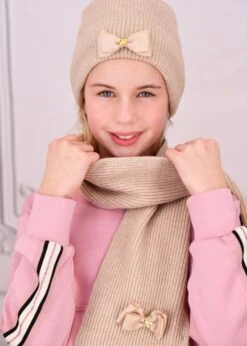 Bianca Ribbed Scarf Sand 8 Bianca Ribbed Scarf Sand -Angels Face Negozio Bianca Scarf Sand Lifestyle d0322b4b b5c6 40a8 846d dd3801ce792d