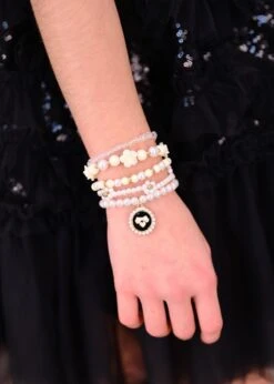 Pendant Bracelet Set Black/Snowdrop -Angels Face Negozio Pearl Pendant Bracelet Black Snowdrop Lifestyle 73f07ffc e861 4f0c 91b4 4d7640a5f74d