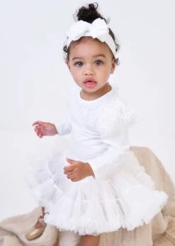 Primrose Lace Trim Babygrow Snowdrop -Angels Face Negozio Primrose Babygrow Snowdrop Lifestyle