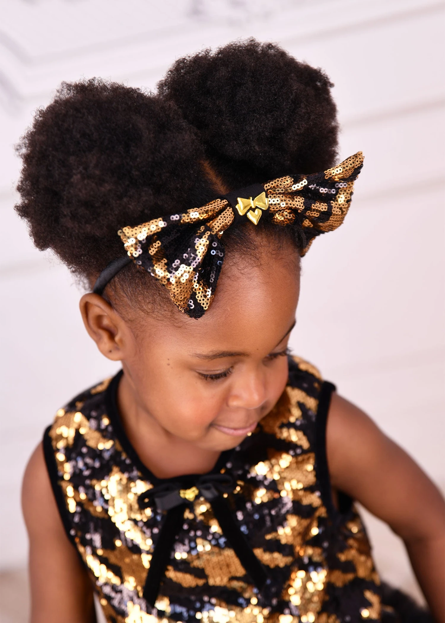 Queenie Houndstooth Sequin Aliceband Black/Gold 4 Queenie Houndstooth Sequin Aliceband Black/Gold - immagine 2