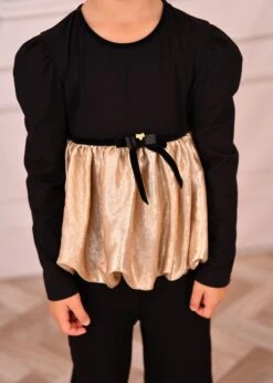 Saskia Metallic Ballon Top Black/Gold 9 Saskia Metallic Ballon Top Black/Gold -Angels Face Negozio Saskia Top Black Lifestyle
