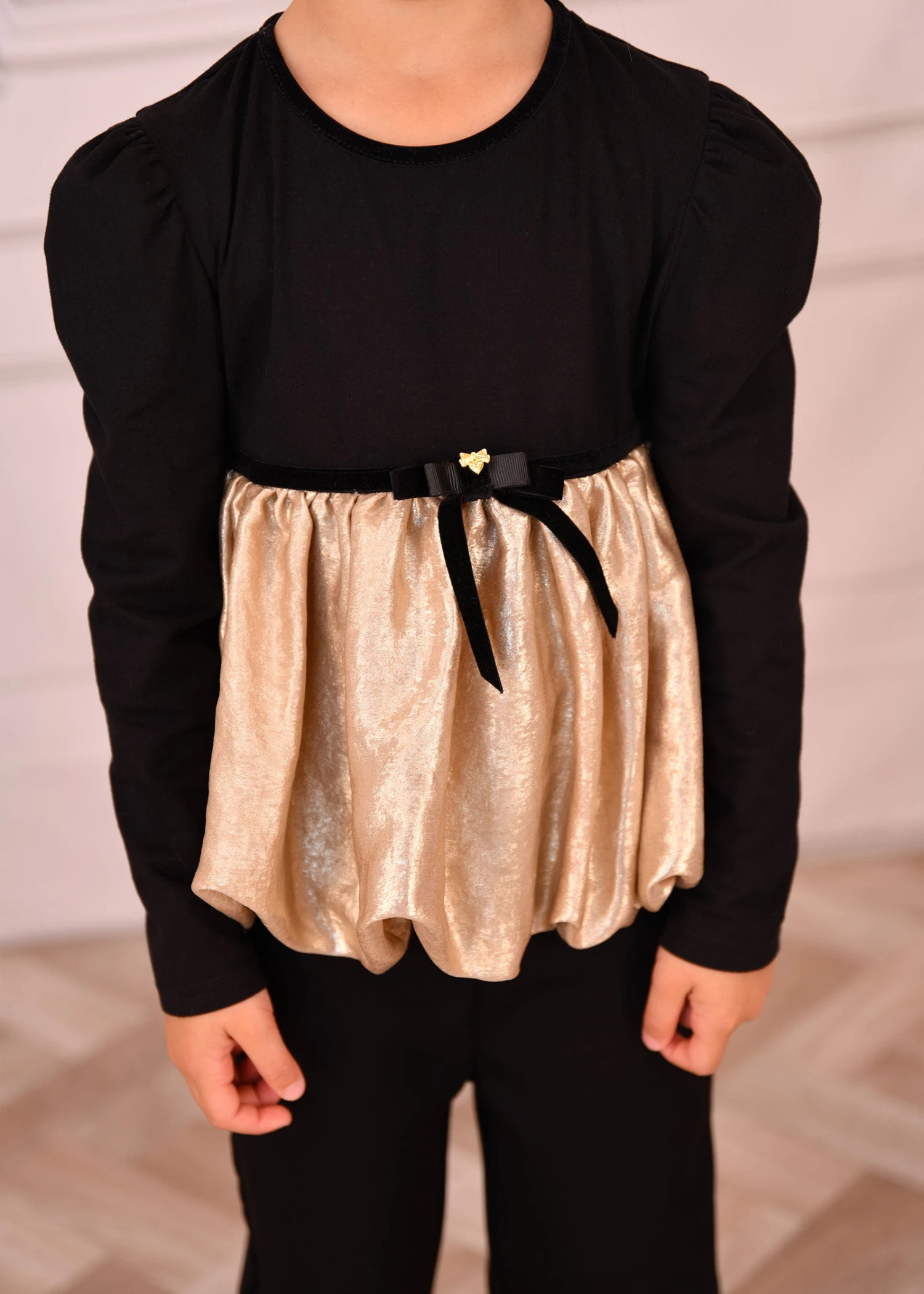 Saskia Metallic Ballon Top Black/Gold 5 Saskia Metallic Ballon Top Black/Gold - immagine 3