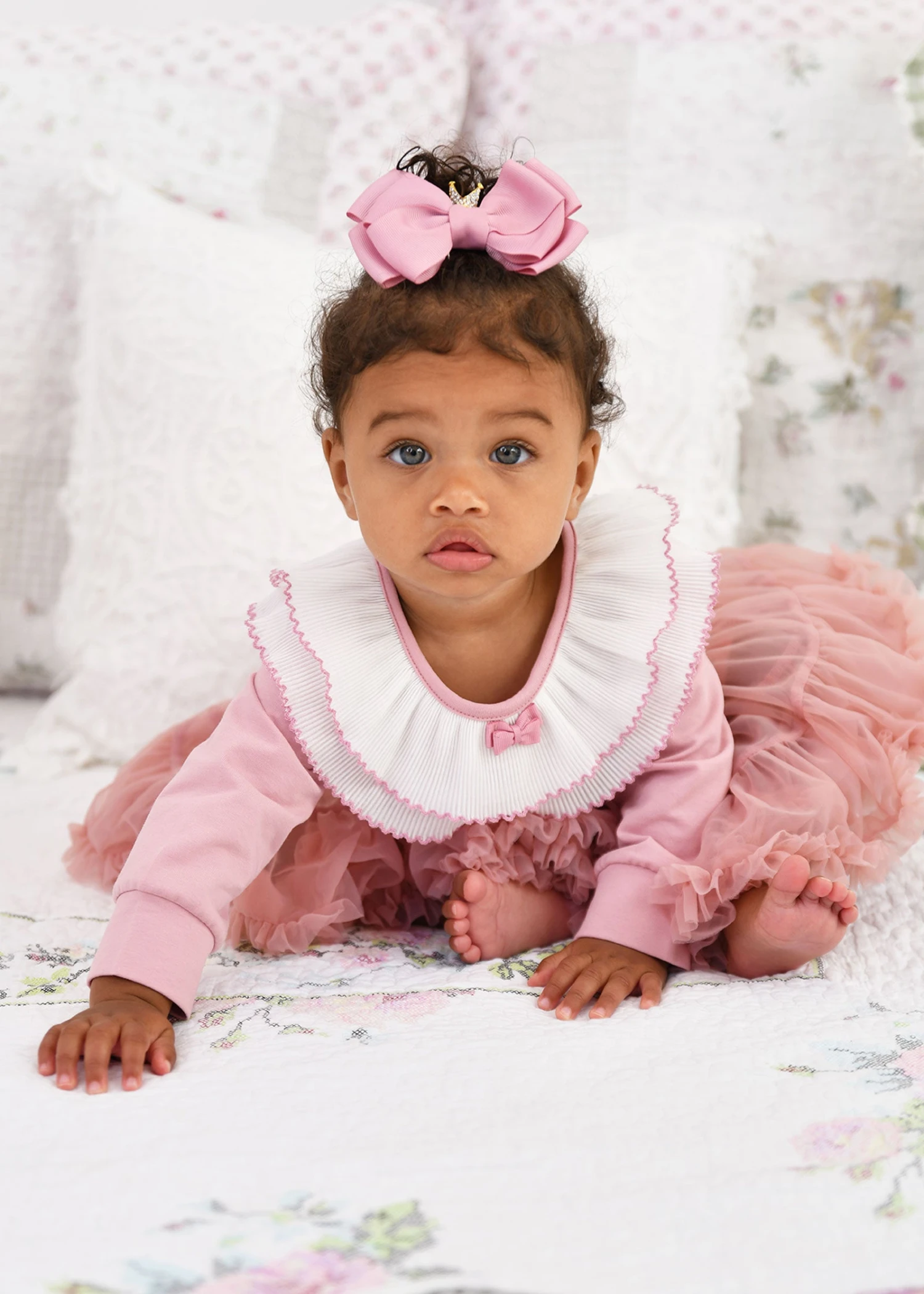 Tara Pleated Collar Babygrow Tea Rose 5 Tara Pleated Collar Babygrow Tea Rose - immagine 3